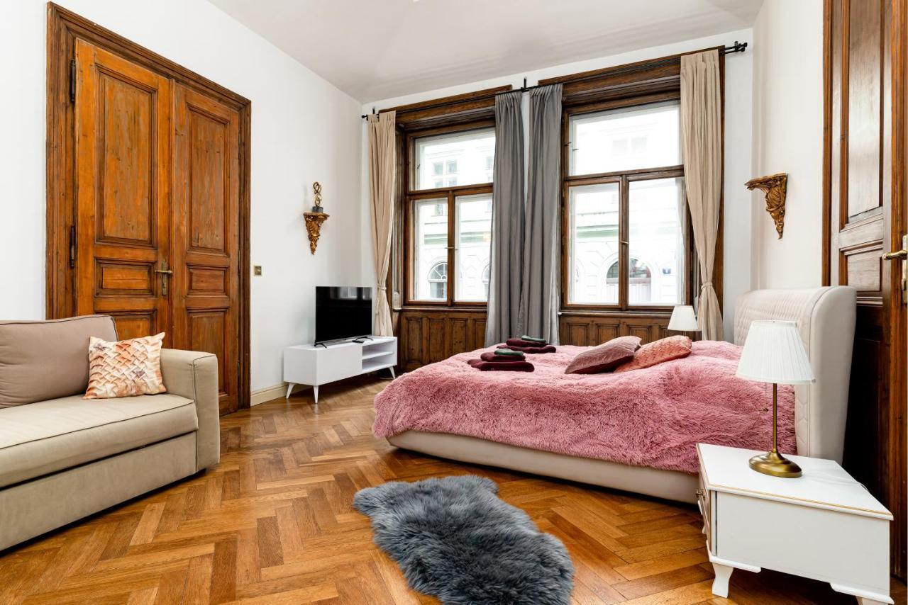 Magnificent King Suite Prague Exterior photo